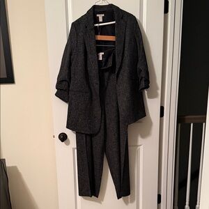 H&M Black Textured Blazer and Pants Set